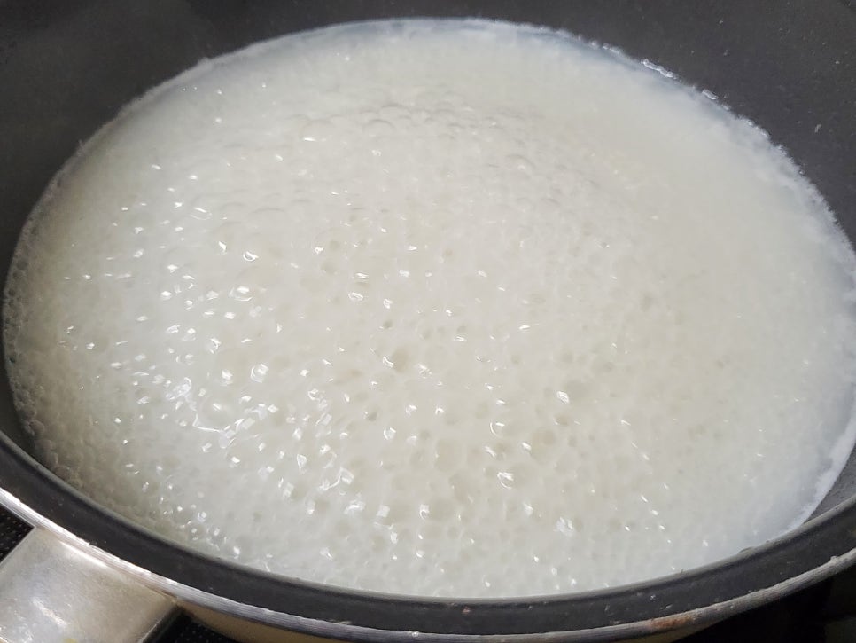고기먹는국수 이미지