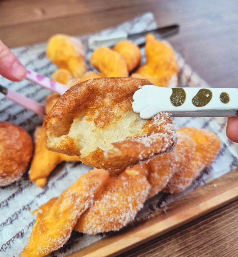 꽈배기와 동그리 이미지