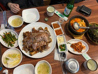 김가네 장군 왕족발 이미지