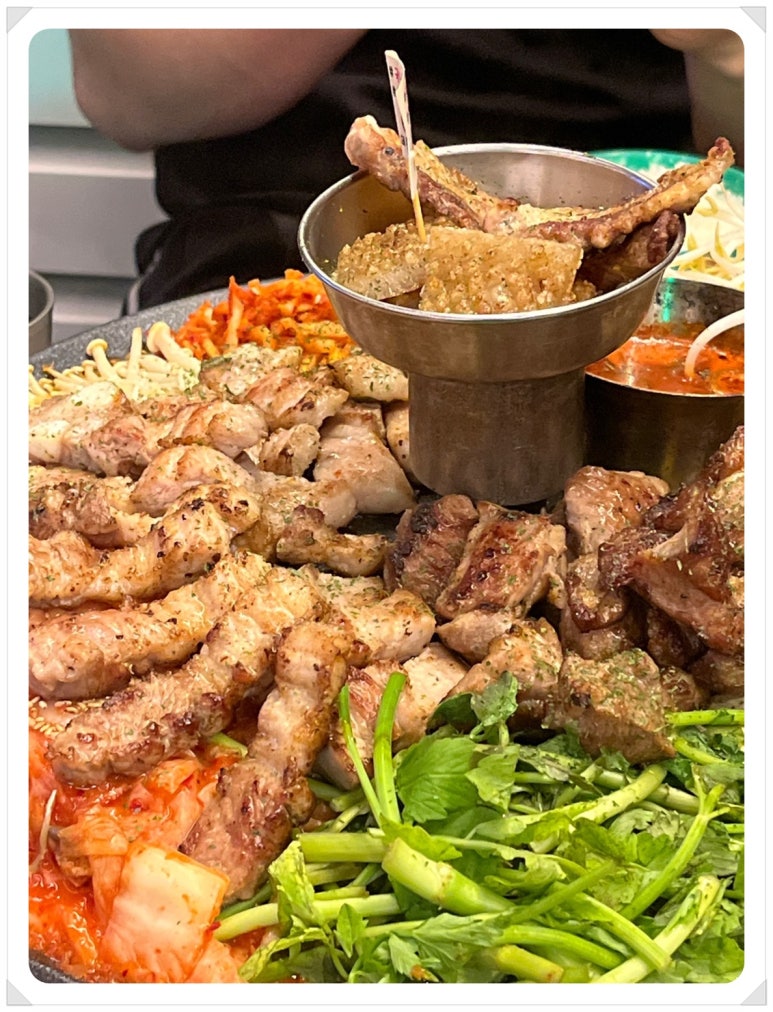 돼통령영통역점 이미지