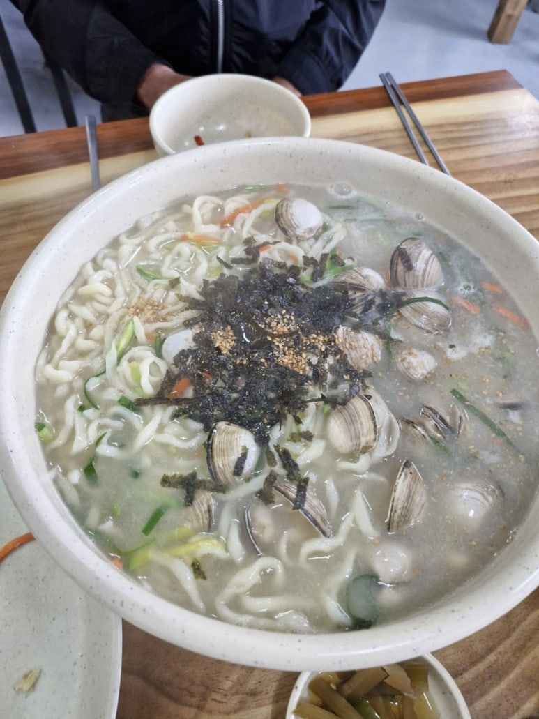 조개생칼국수 이미지