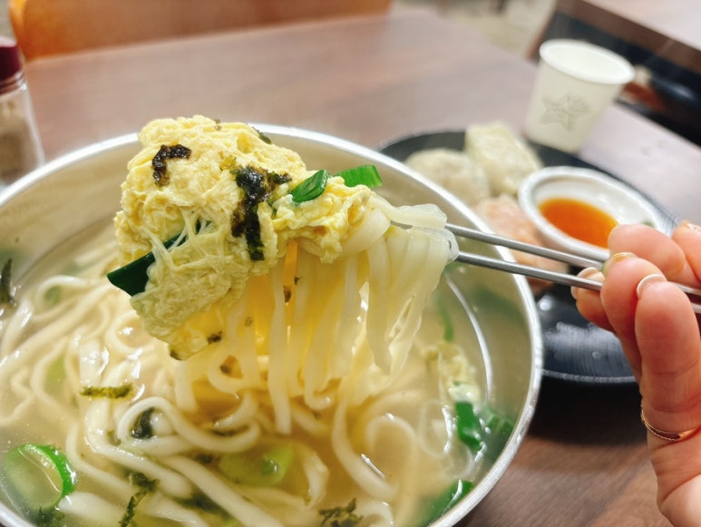 멸치칼국수·만둣국 이미지