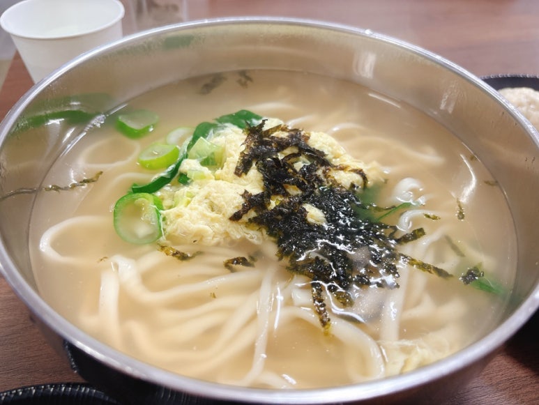 멸치칼국수·만둣국 이미지