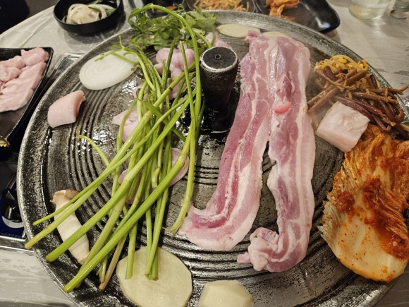 바로잘돼지 이미지