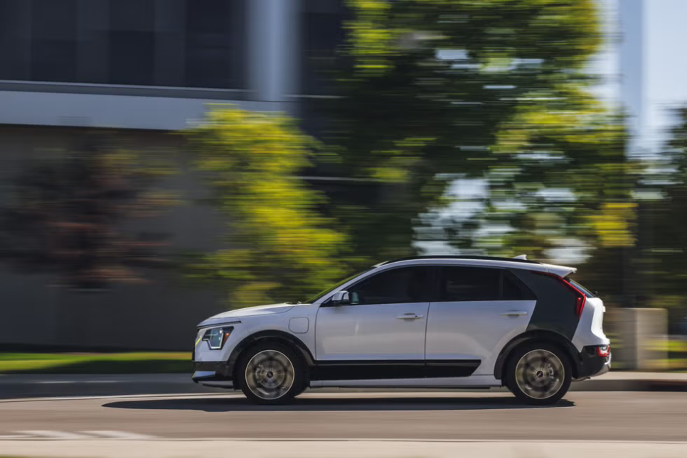 전기차 고민되면 이 차부터, 2025 기아 니로하이브리드 및 PHEV 페이스 리프트는 언제? 이미지 14