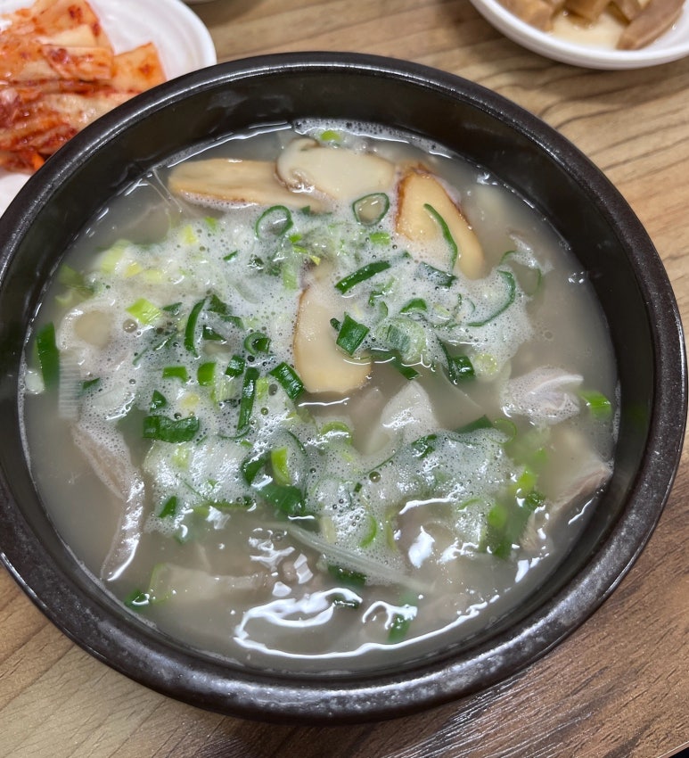 송이돼지국밥 이미지