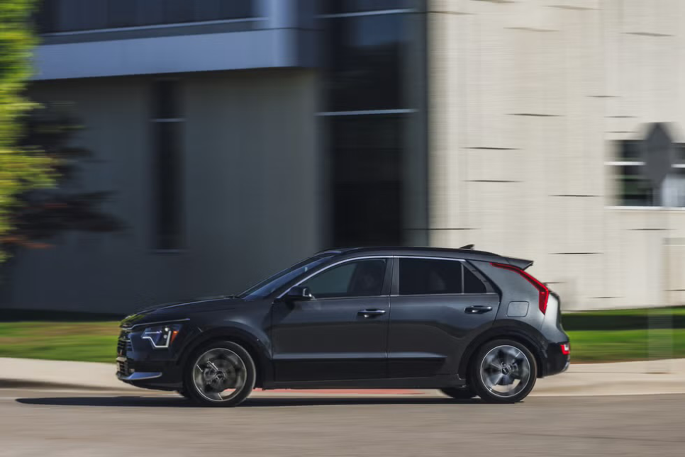 전기차 고민되면 이 차부터, 2025 기아 니로하이브리드 및 PHEV 페이스 리프트는 언제? 이미지 16