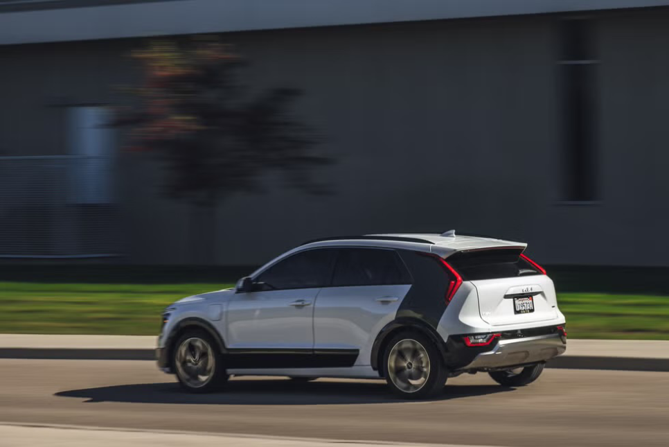 전기차 고민되면 이 차부터, 2025 기아 니로하이브리드 및 PHEV 페이스 리프트는 언제? 이미지 15