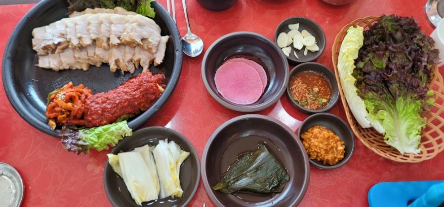 항아리보쌈돌돌이김치 이미지