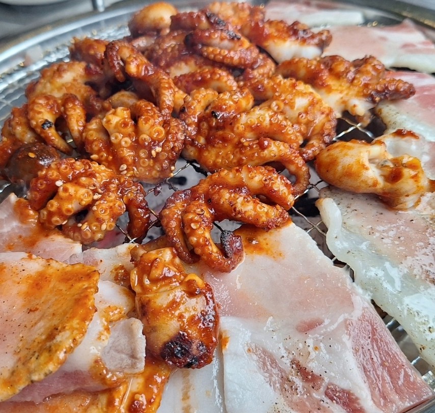 평화 숯불 쭈꾸미 이미지