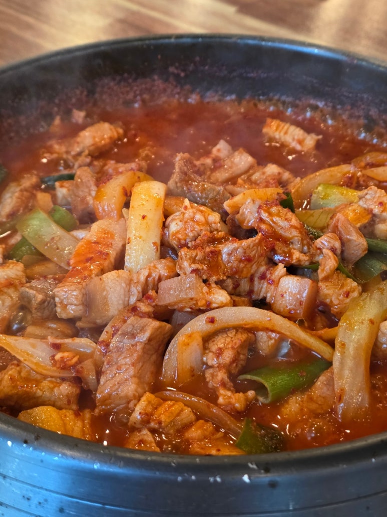 짜글이 생돼지 찌개 이미지