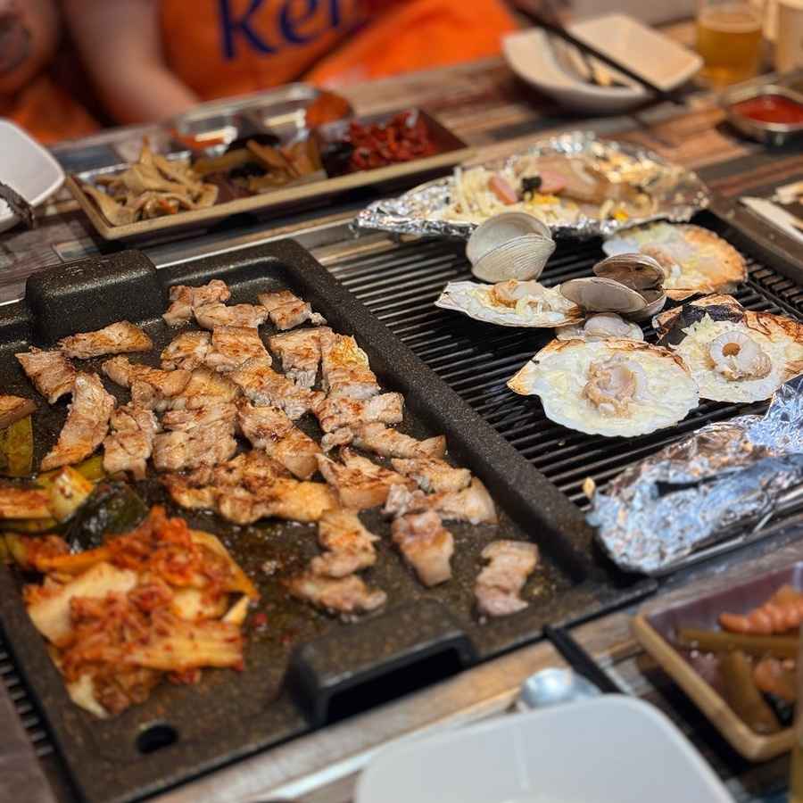 조개맛본돼지 이미지