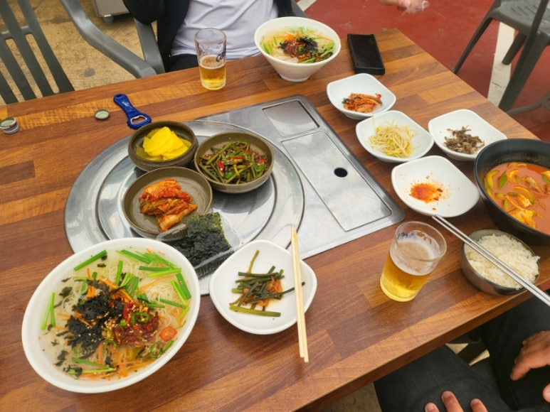 국수랑지짐이랑 이미지