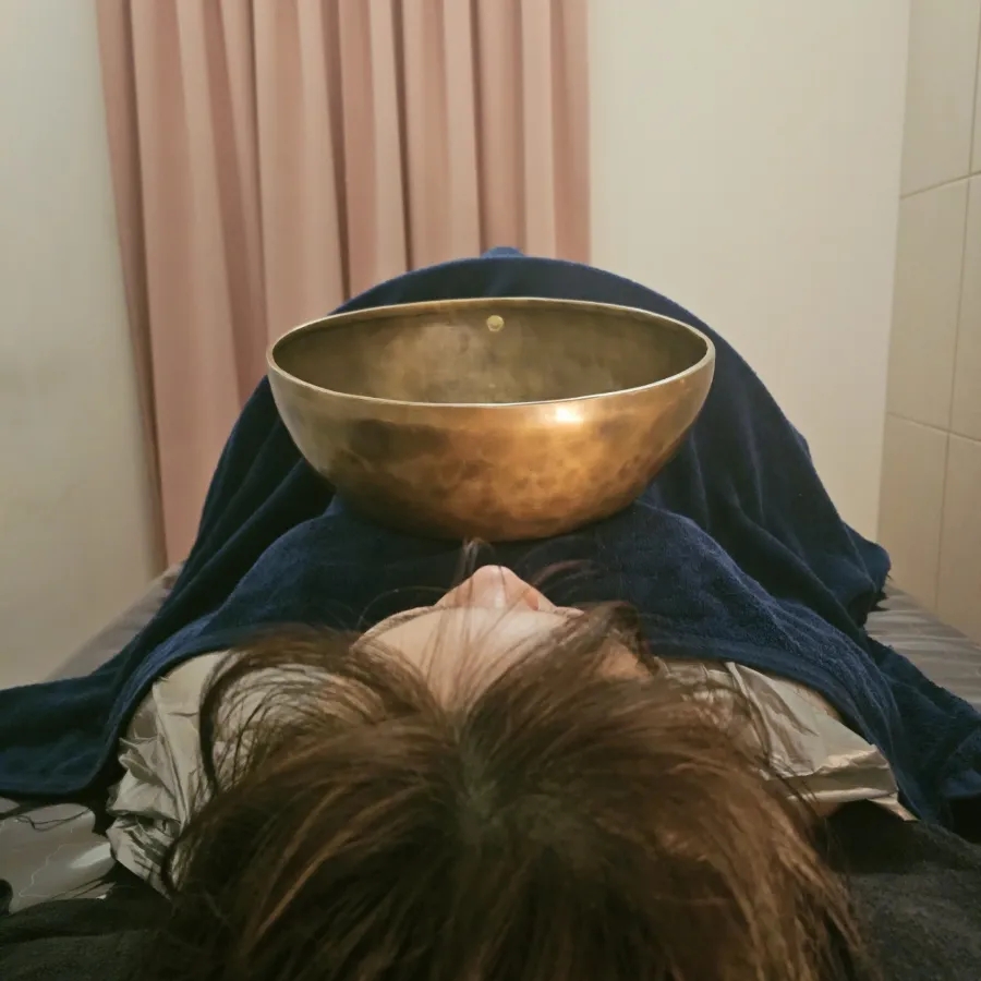 싱잉볼 에스테틱 이미지