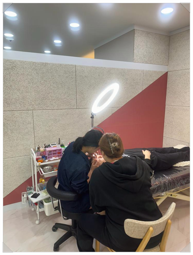 래쉬걸 이미지