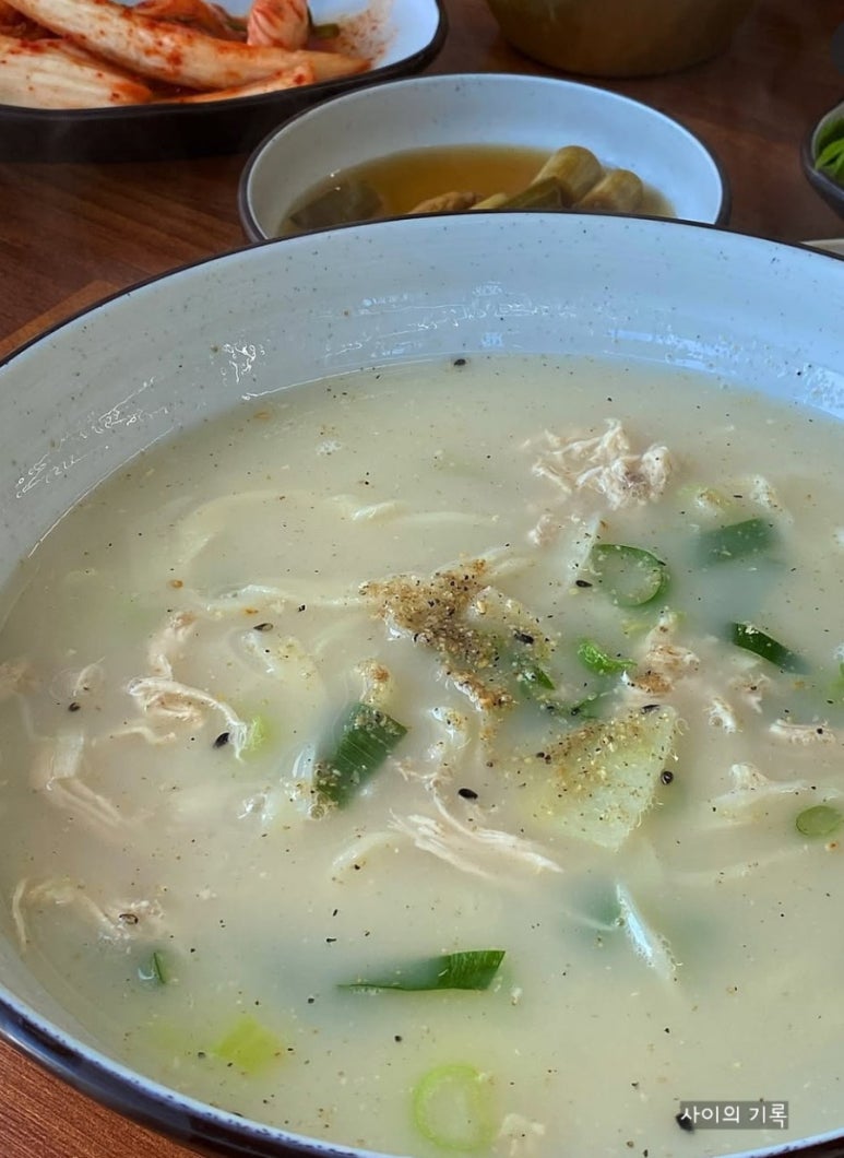 꼼닭칼국수 이미지