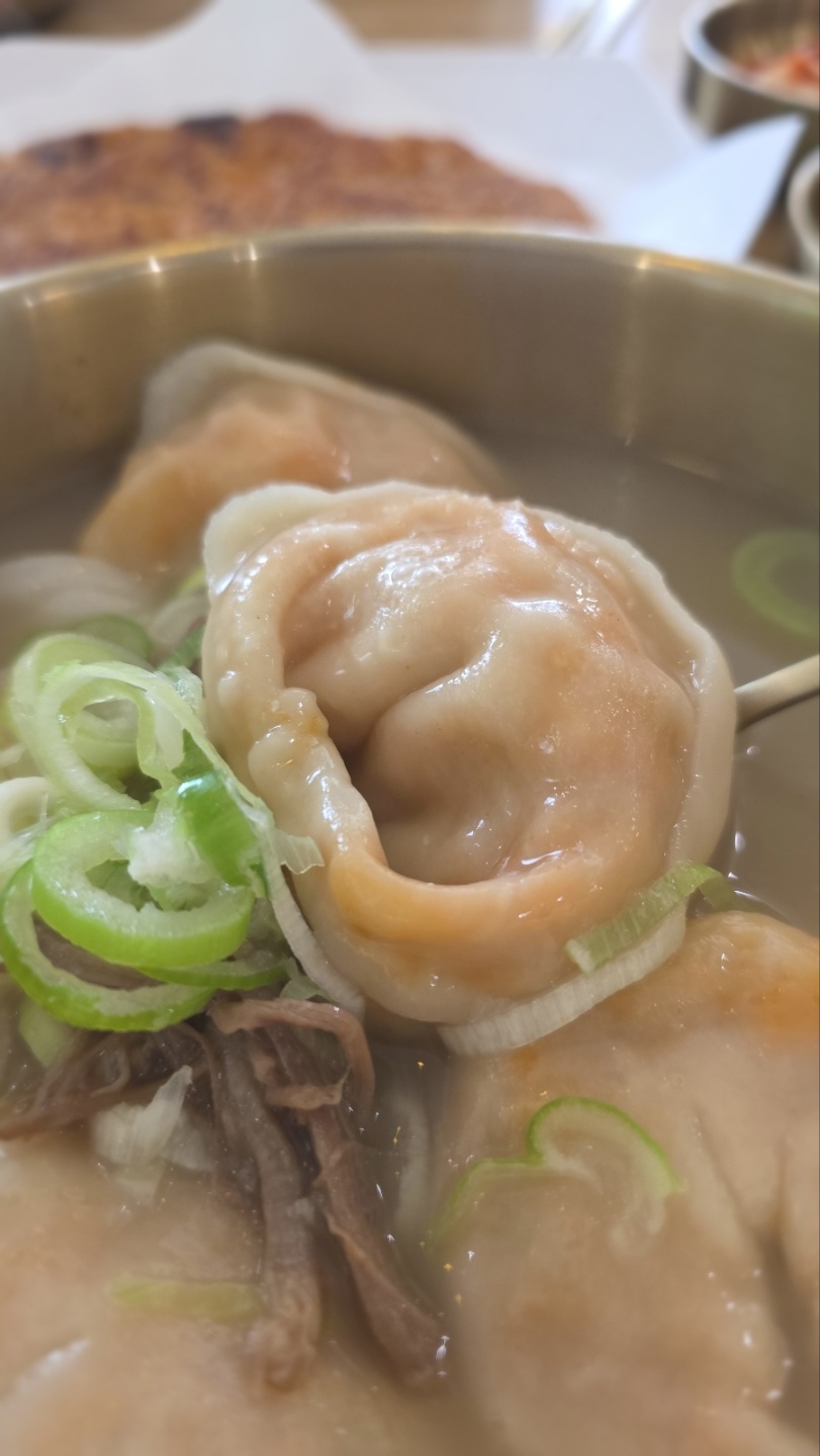 엄마손만두국 이미지