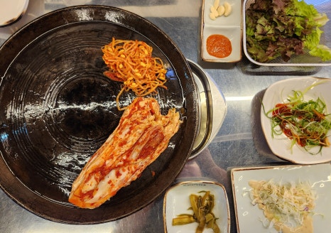 할매솥뚜껑삼겹살 부천점 이미지