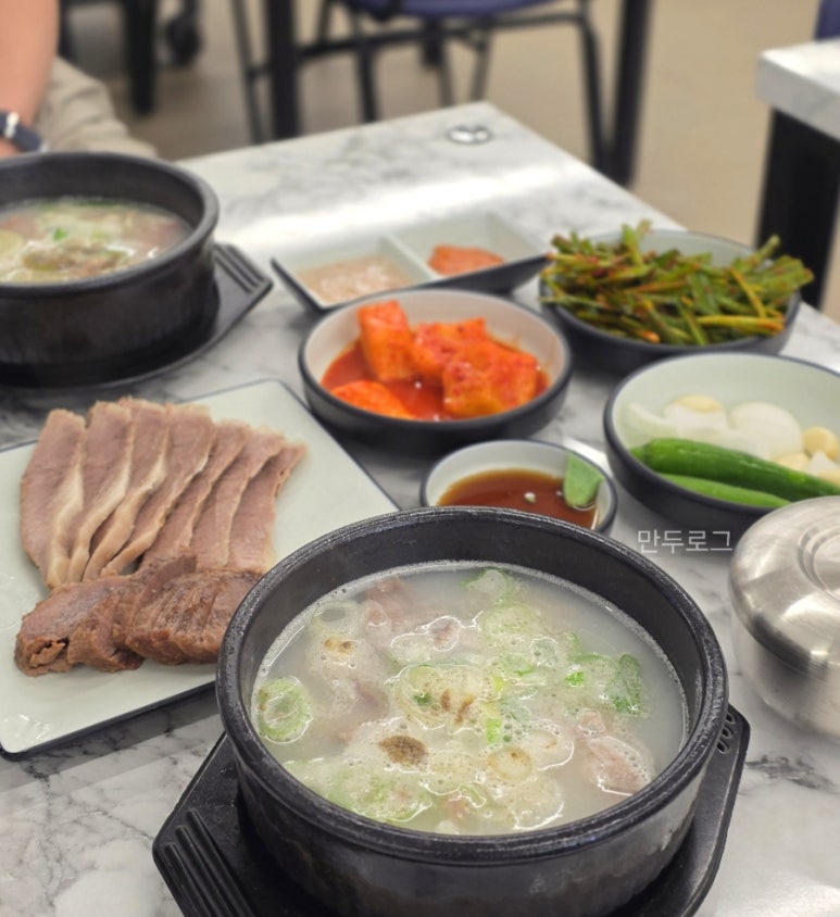 청화백 돼지국밥 이미지