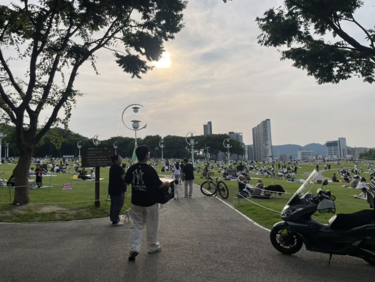 옥수수로 구운 치킨&바베큐 이미지