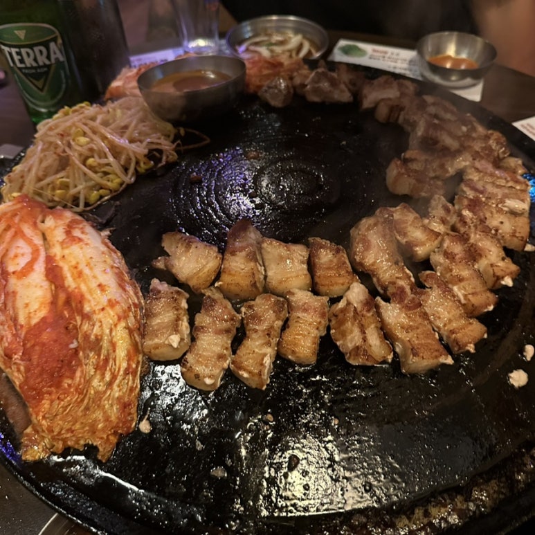 선사솥뚜껑삼겹살 이미지