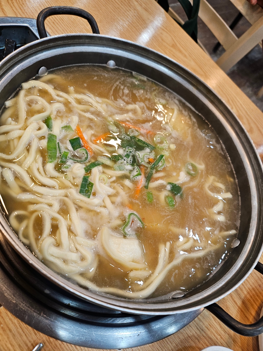 밀목손만두얼큰칼국수 이미지