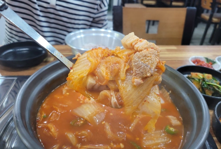 무근지김치찜.찌개 이미지