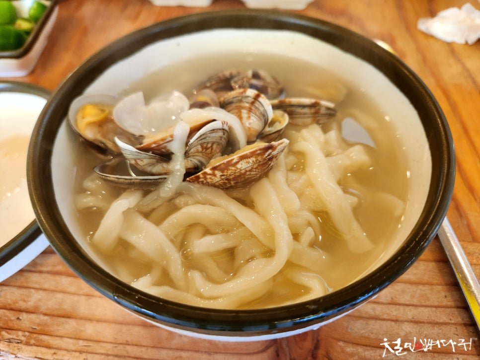 바지락손칼국수 이미지
