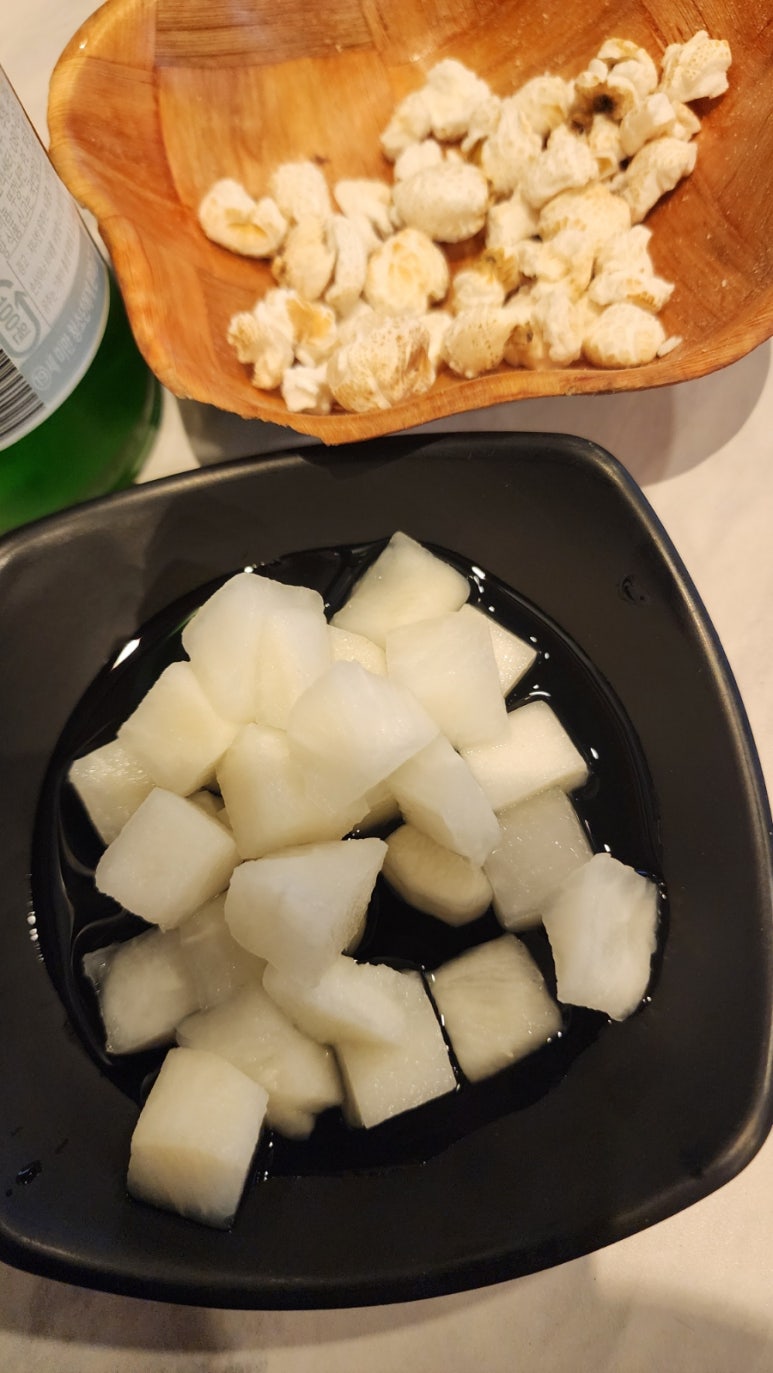 꼬꾸이누룽지통닭 이미지