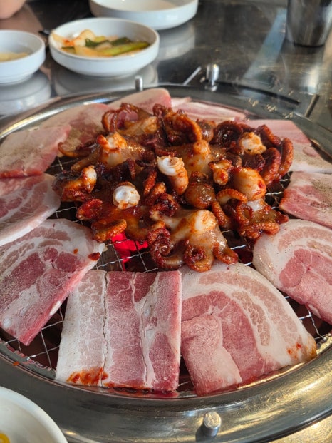 평화 숯불 쭈꾸미 이미지
