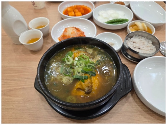 초석잠상황버섯삼계탕 이미지