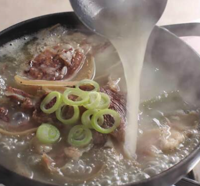 정성 한우 국밥 이미지