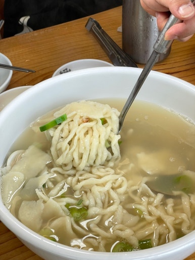양만휘 해물생합칼국수 이미지