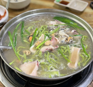 고향홍굴부추칼국수 이미지