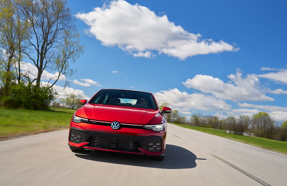 2026 골프 GTI Mk8.5 수입차 끝판왕 유럽 감성 해치백의 정점 이미지 2