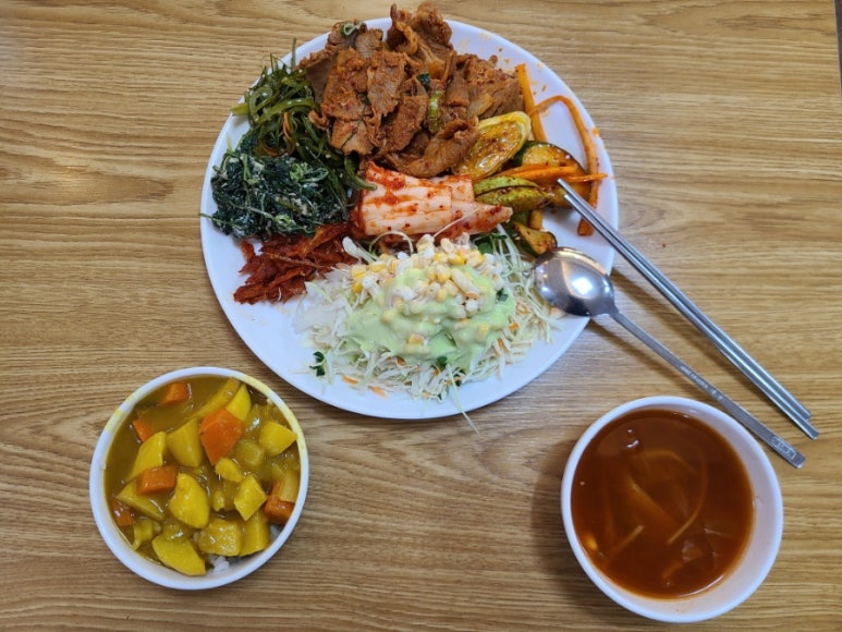 곰달래한식뷔페 이미지