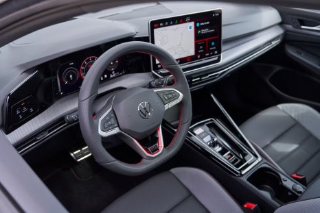 2026 골프 GTI Mk8.5 수입차 끝판왕 유럽 감성 해치백의 정점 이미지 4