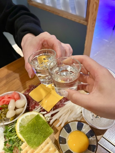 육회왕김연어 이미지