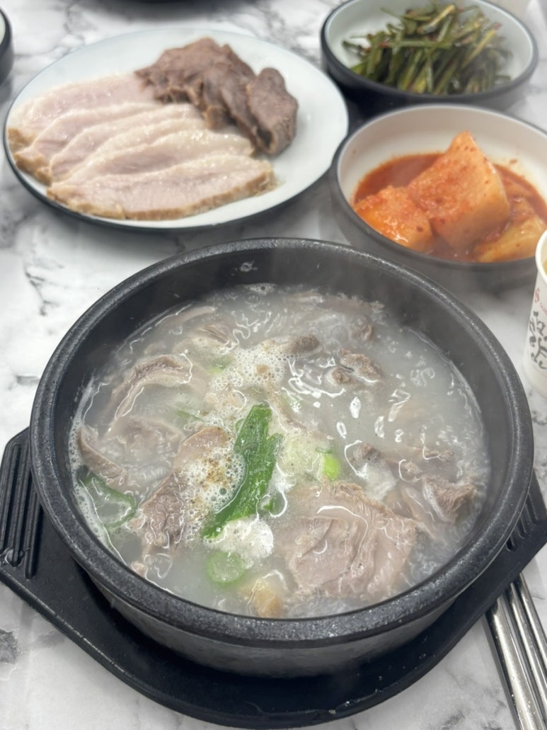 청화백 돼지국밥 이미지