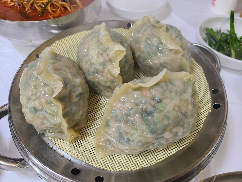 뼉다구 아지매 육칼 이미지