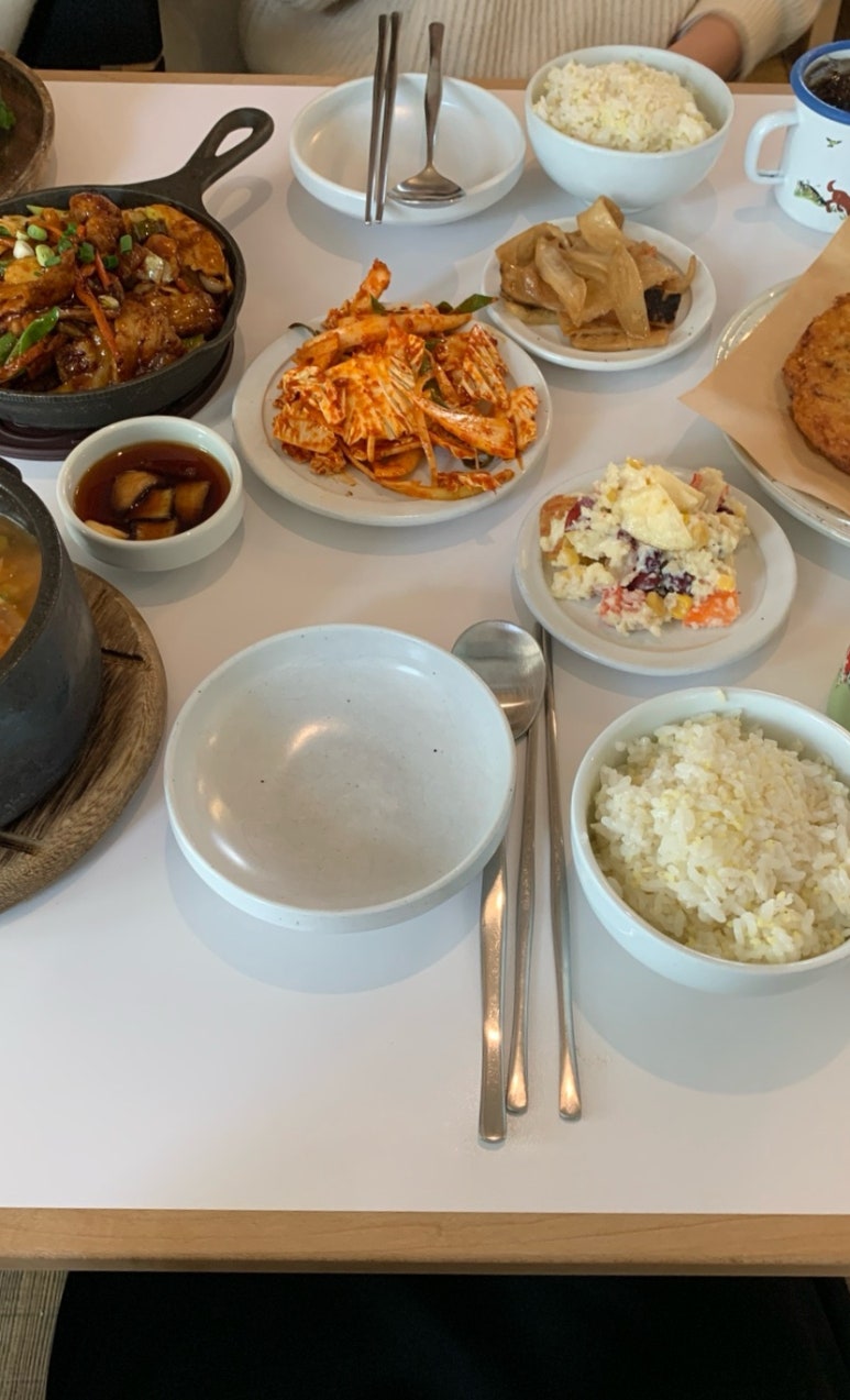 자하 키친 이미지