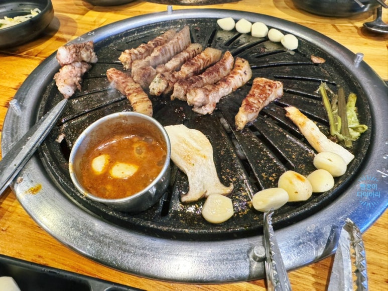 흑돼지꿀꿀이 이미지