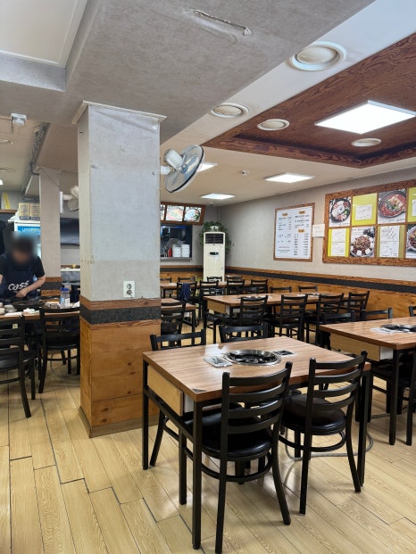 통돼지 두루치기 김치찌개 전문점 이미지