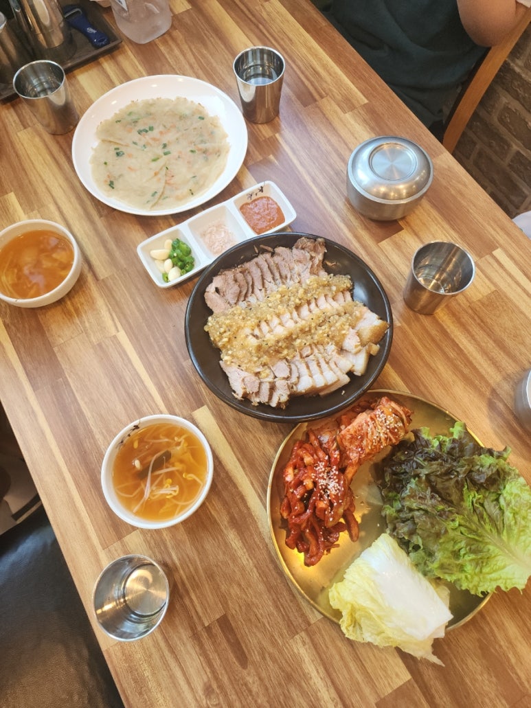 양산마늘보쌈,칼국수 이미지