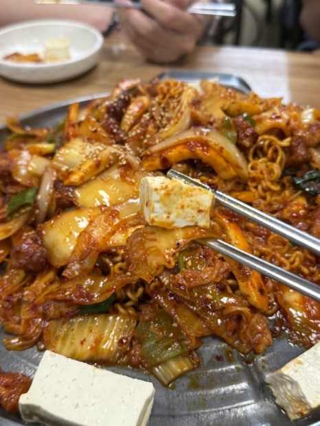 통돼지 두루치기 김치찌개 전문점 이미지