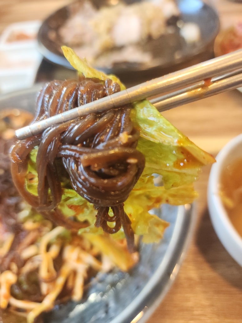 양산마늘보쌈,칼국수 이미지