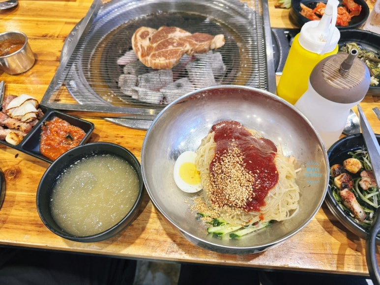 흑돼지꿀꿀이 이미지