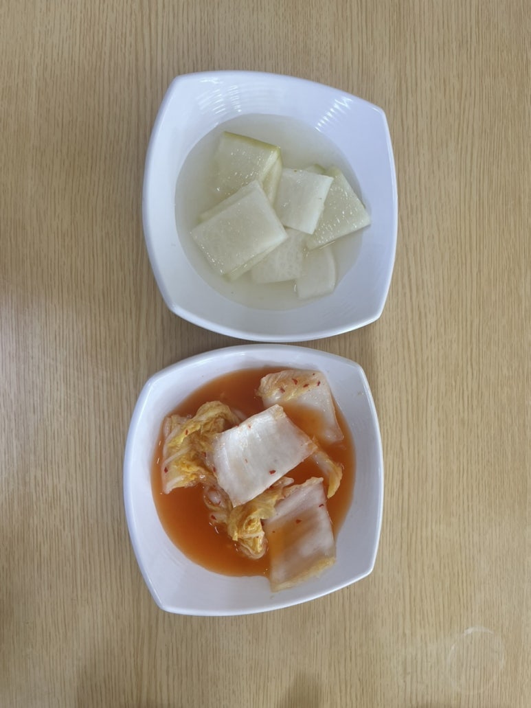 감칠맛회국수 이미지