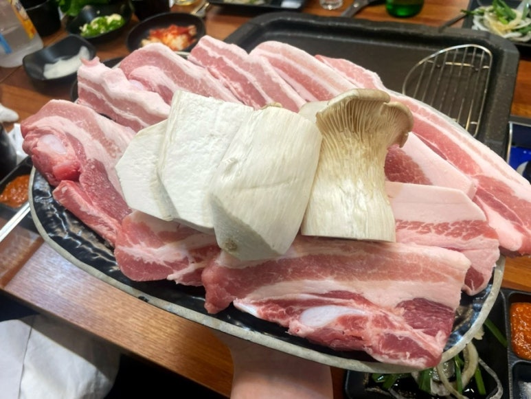 쌉돼지 이미지