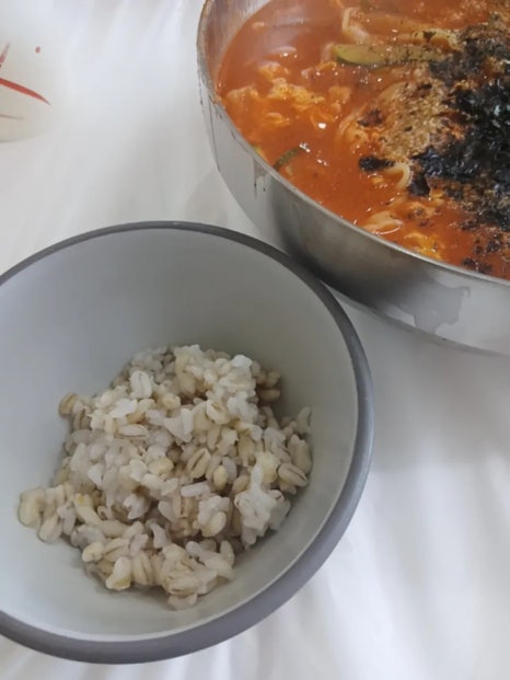 율칼국수 이미지